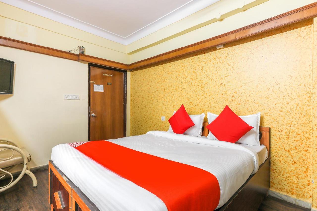 Oyo 62194 Pleasure Palace Hotel Indaur Kültér fotó