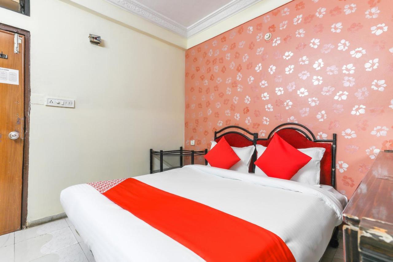 Oyo 62194 Pleasure Palace Hotel Indaur Kültér fotó